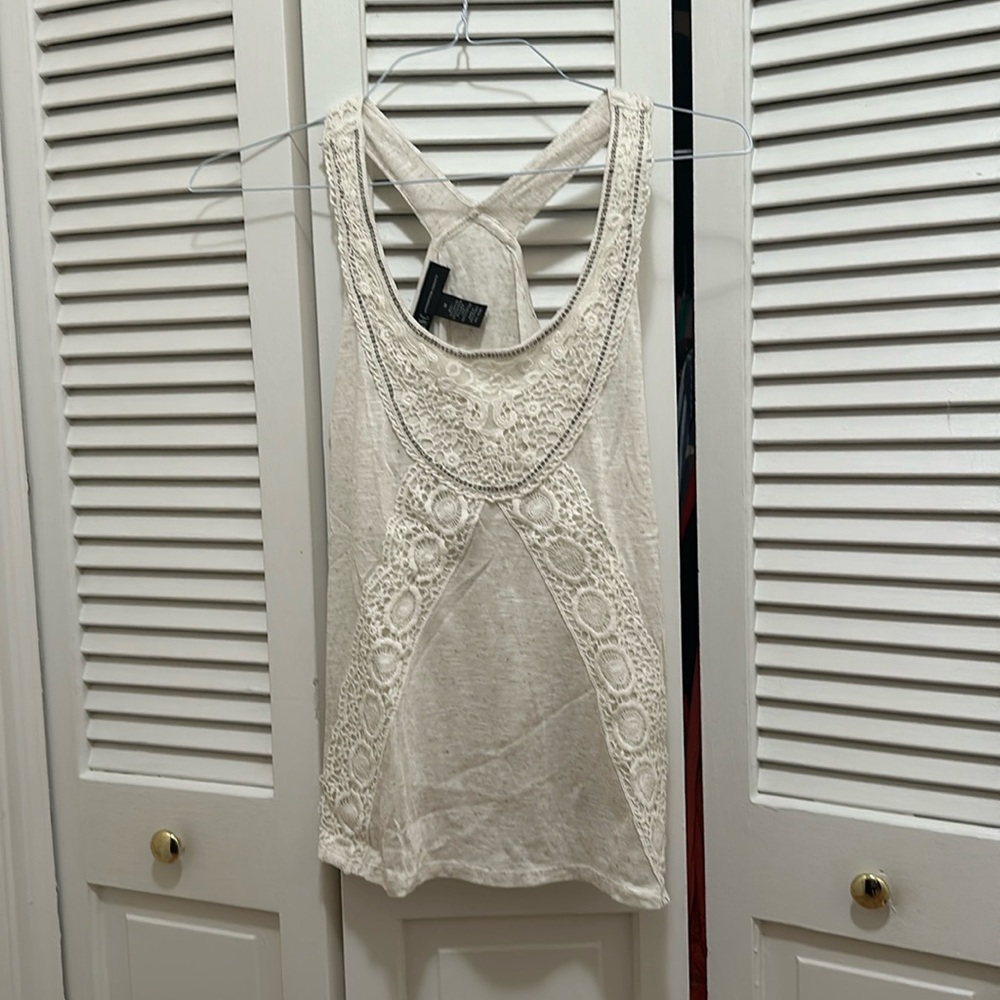 Beautiful ivory, INC summer tank top, size medium. EUC.